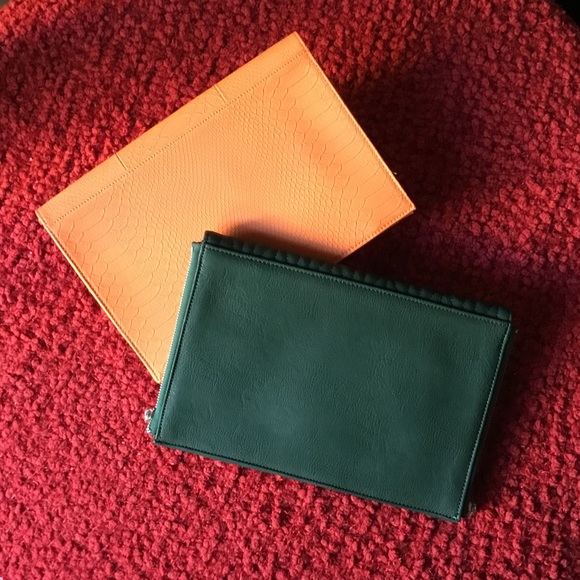 Two brand NEW! BCBG Maxazria envelope clutches. - Picture 4 of 4